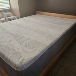 Queen Sized Mattress Memory Foam Cooling Gel