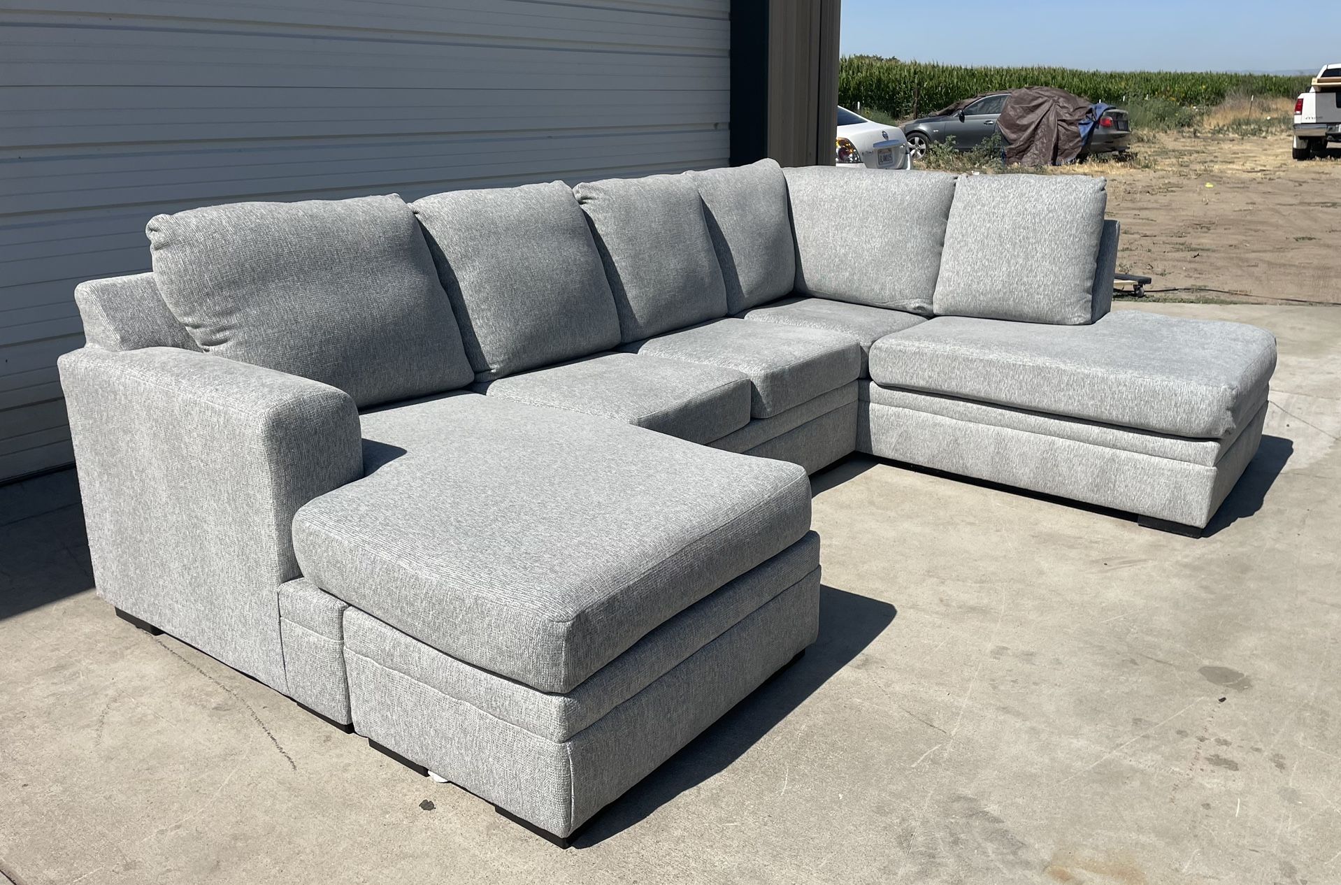 3 PIECE SECTIONAL WITH CHAISE