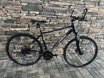 Trek Dual Sport Hybrid Road Bike
