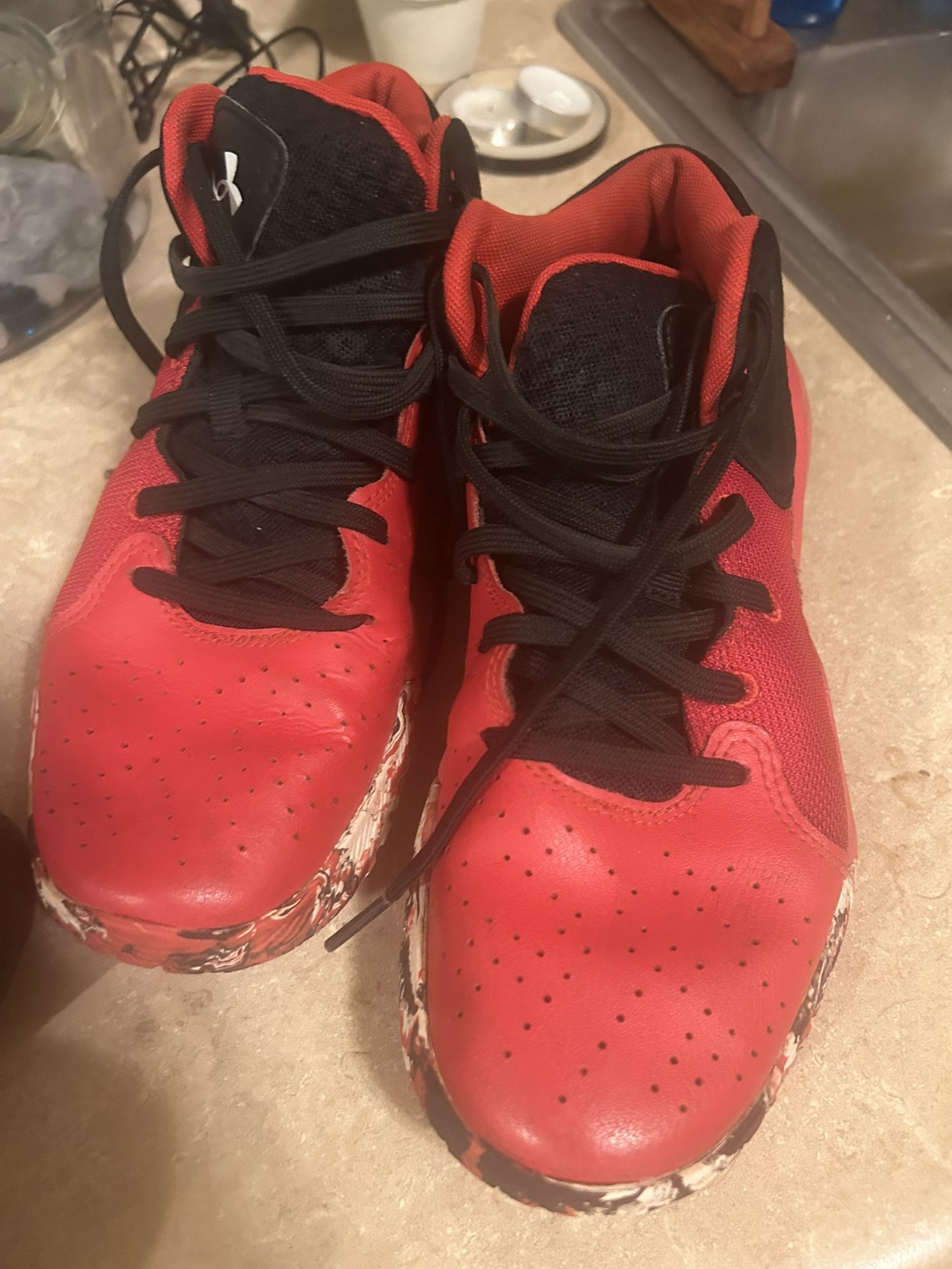 Red under armor Size6.5 Youth