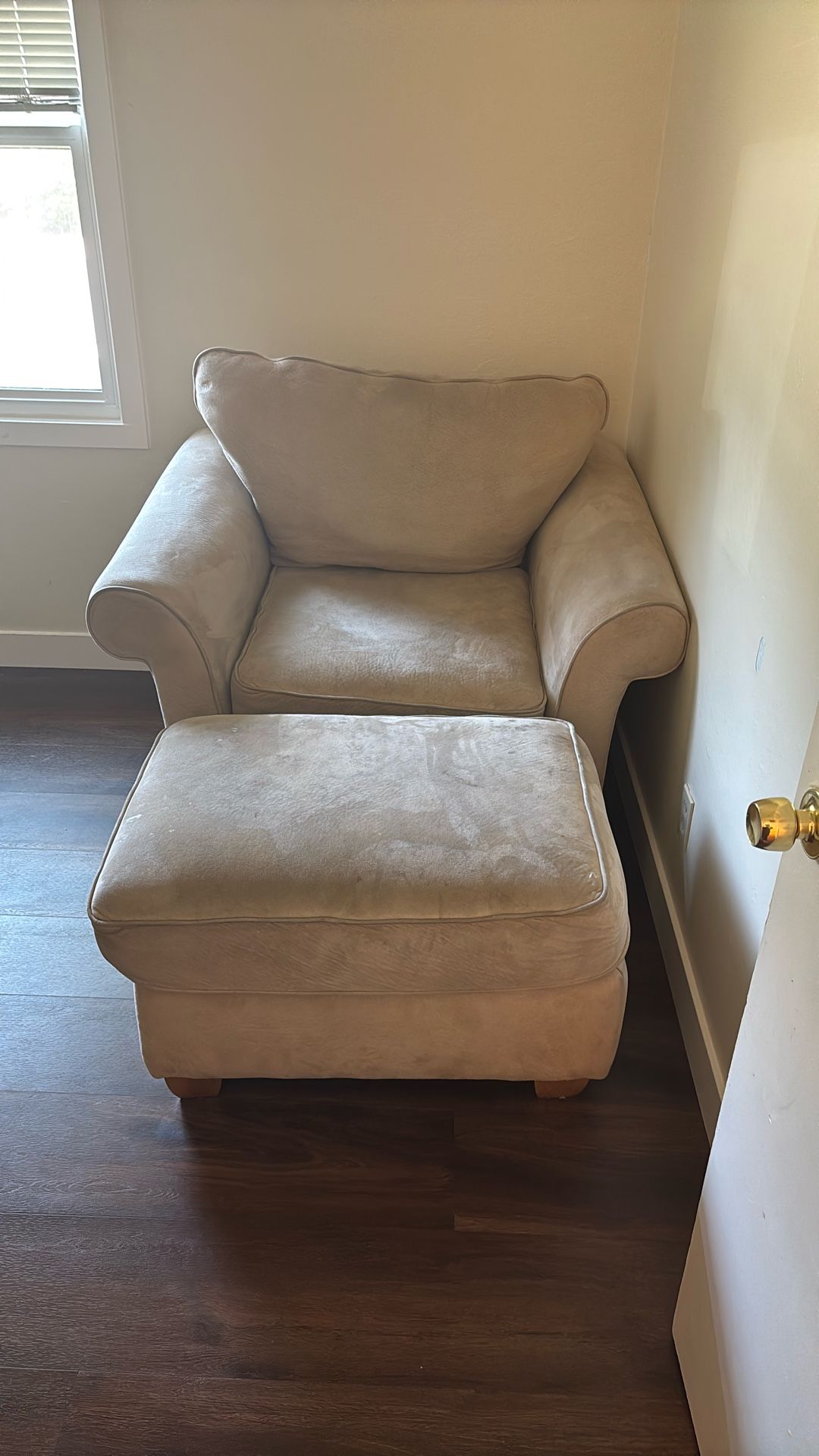 Oversized Chair And Ottoman