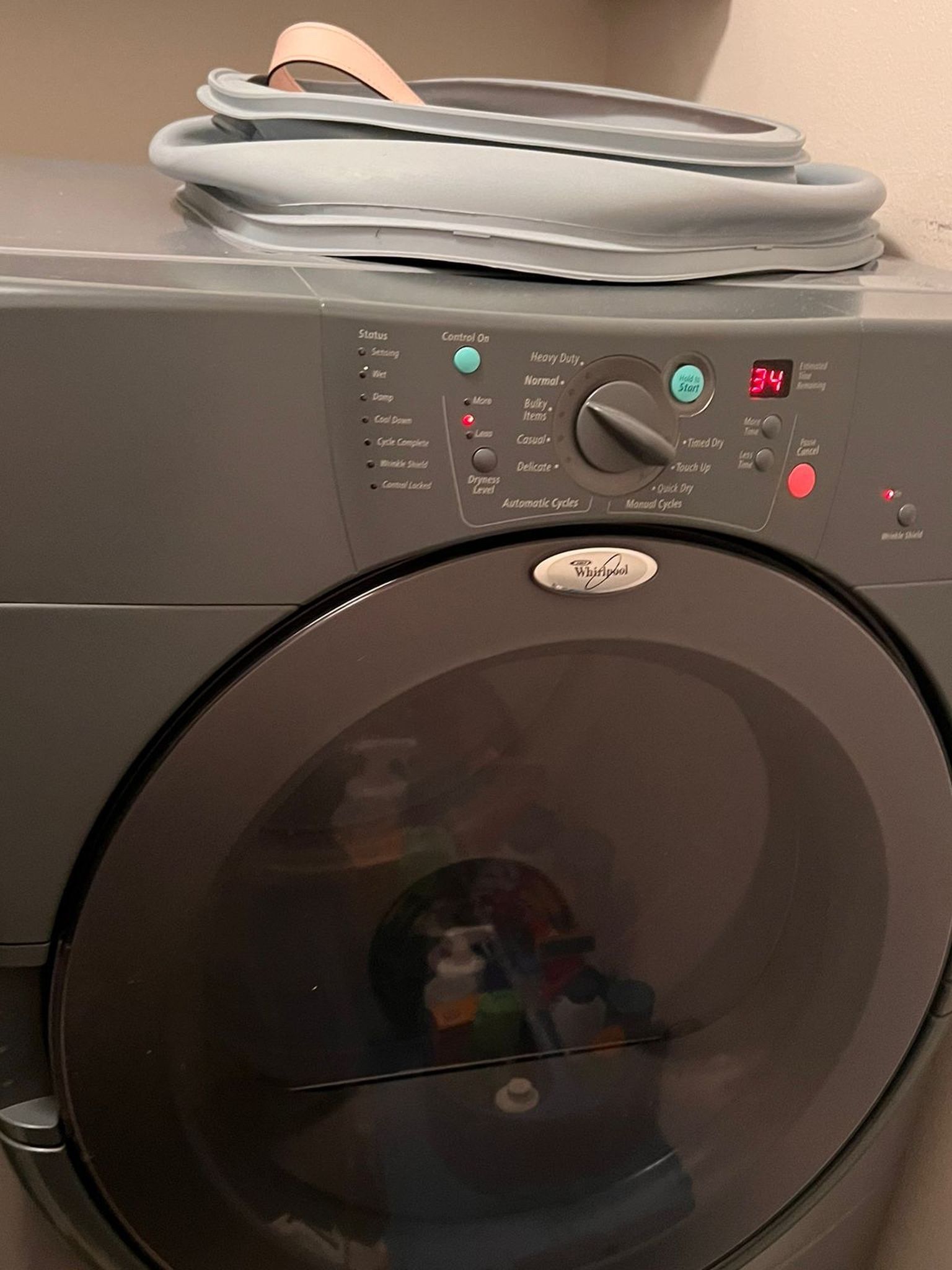 Whirlpool Washer dryer Set With Pedestals
