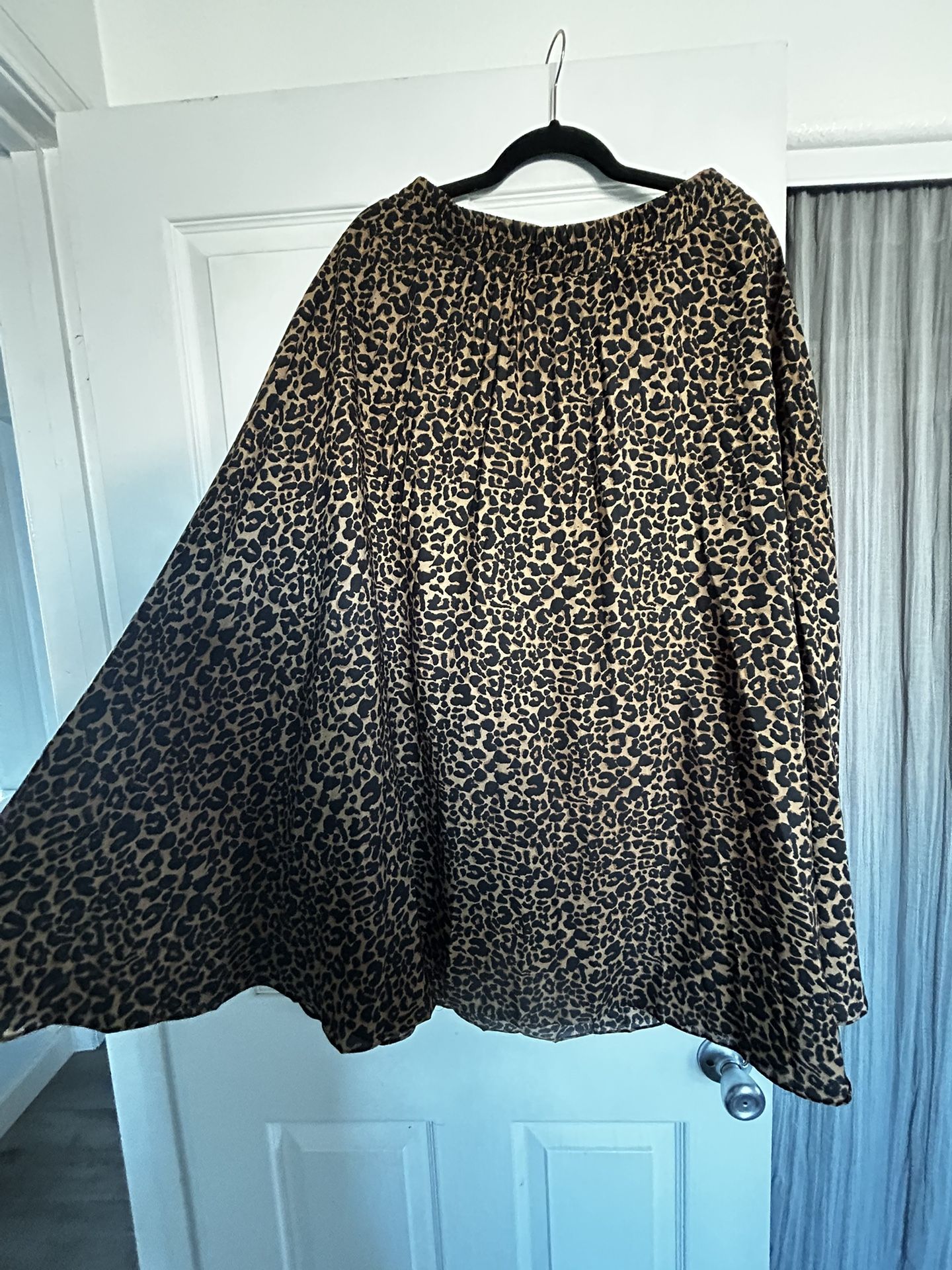 Woman’s Leopard Skirt- Size Large 