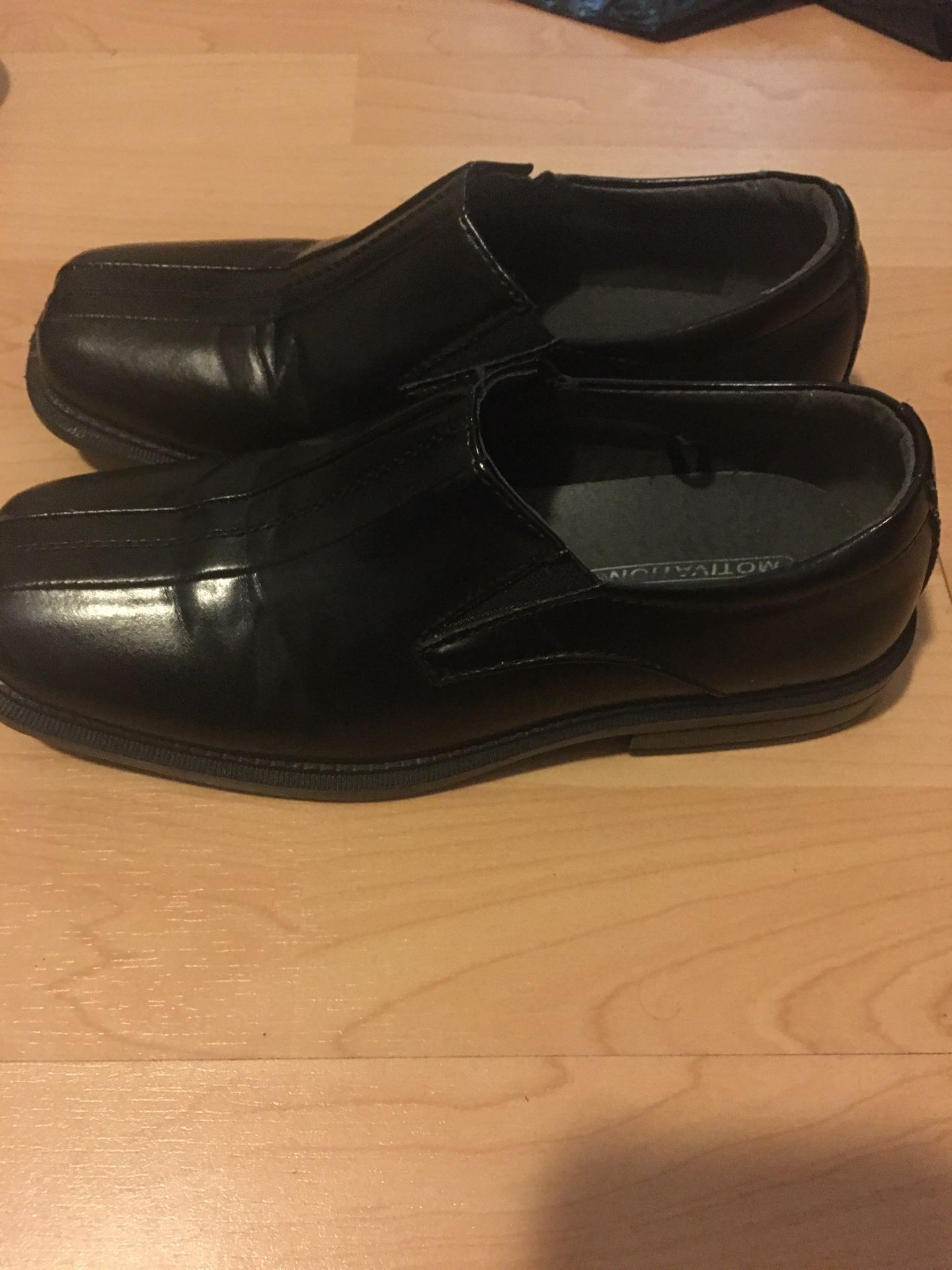 Deer stag boys dress shoes size 2