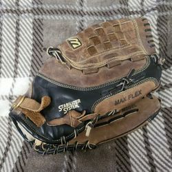 Mizuno 13" Baseball Glove. 