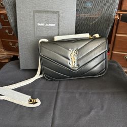 Pretty Black Purse 