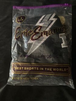 EE shorts size M