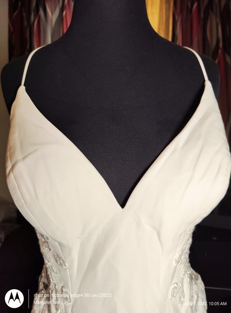 Ivory Sweetheart Wedding Gown 