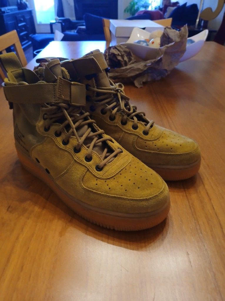 Nike AF1 Desert Moss Mid Size 9.5