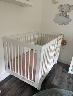 ✨ Pottery Barn Convertible Crib + Mattress – Great Condition