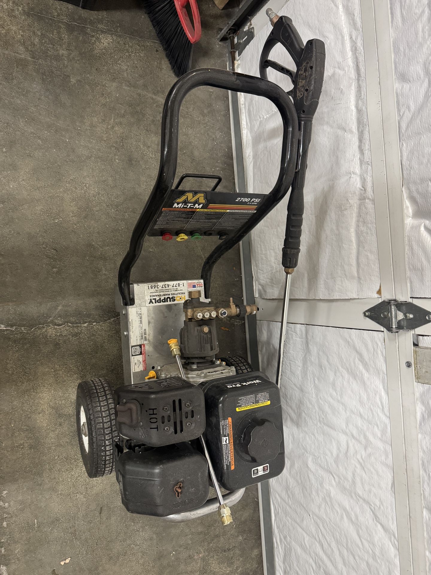 Mi-T-M 2700 PSI 2.4 Gpm Direct Drive Gas Pressure Washer