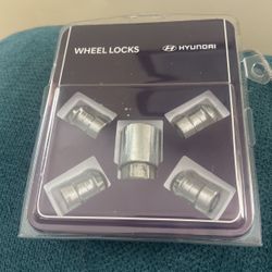 Hyundai Set Of Four Wheel Locks And Key