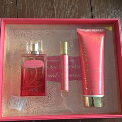 Catherine Malandrino set