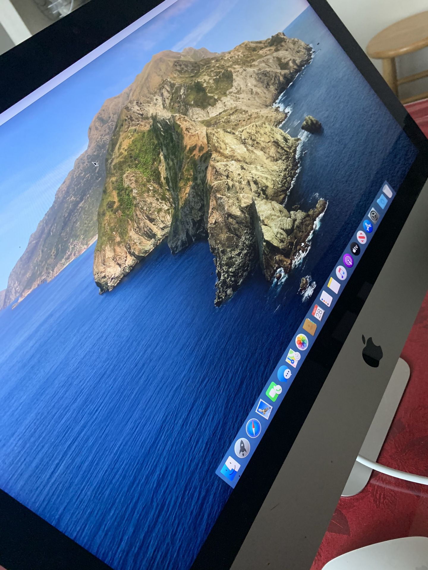 iMac (Retina 4K, 21.5-inch)