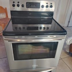 Frigidaire Double Oven Stove 