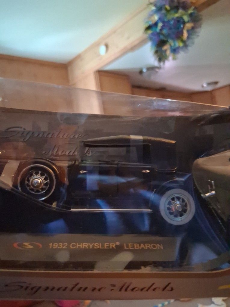 Diecast 1932 Chrysler Lebaron Model Car