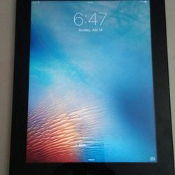 Apple Ipad 2 9" Apple Tablet. No ICloud Working Great