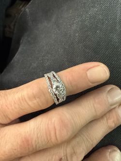3 stone diamond 14kt white gold ring