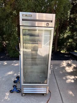 True T-19G Commercial 1-Glass Door Refrigerator - Cleaned & Runs Great!