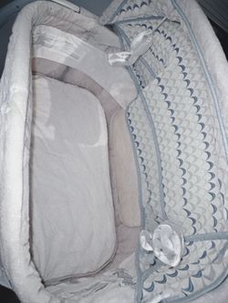 Baby  bassinet with canopy