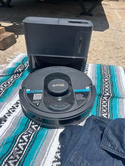 Shark Robot vacuum