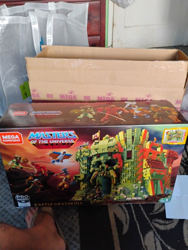 Masters Of The Universe Castle Greyskull Megaconstrux NEW!!!