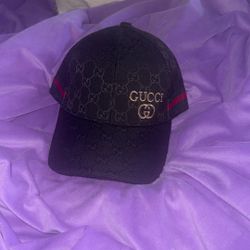 black gucci hat