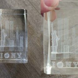 Paperweight New York Twin Towers Liberty Empire Clear Crystal Glass