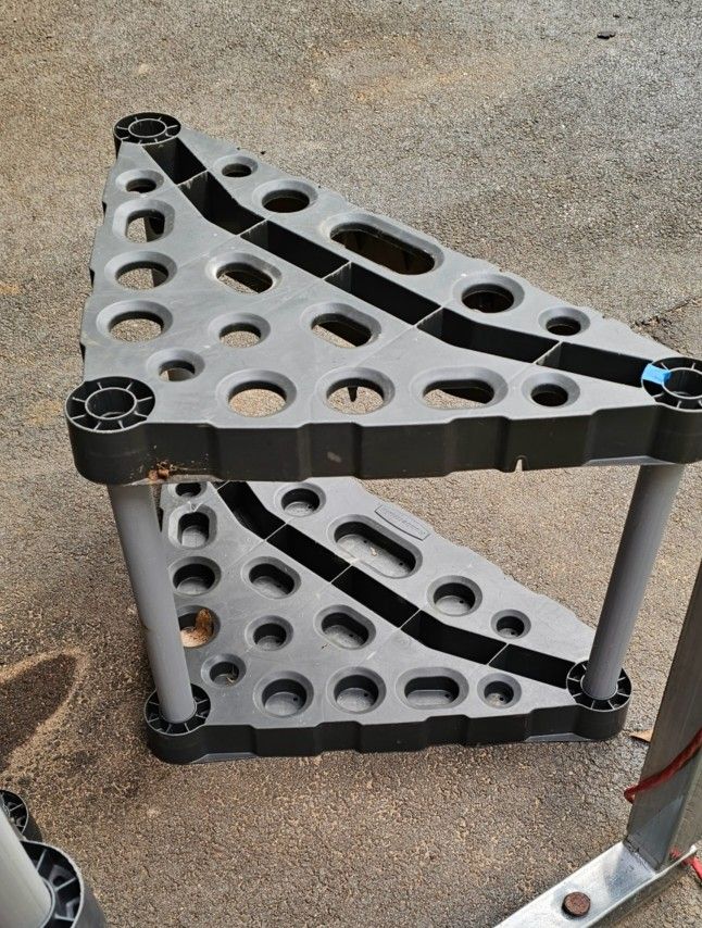 YARD TOOL HOLDER'S