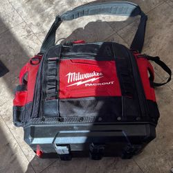 Milwaukee PackOut Tool Bag 