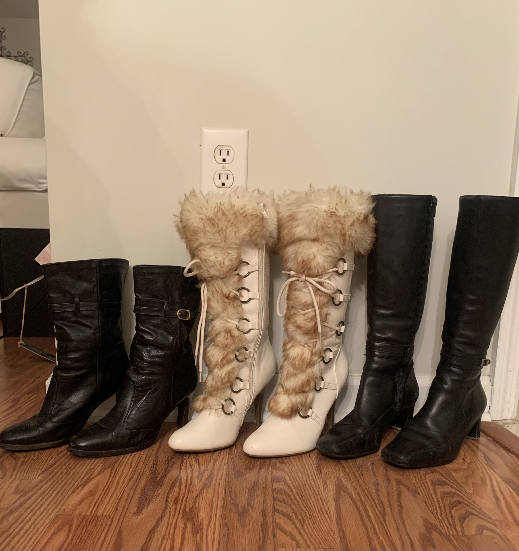 Women’s Boots Size 4 1/2 - 6 1/2