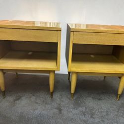Super Rare American of Martinsville Blonde MCM Vintage Nightstands – Pair
