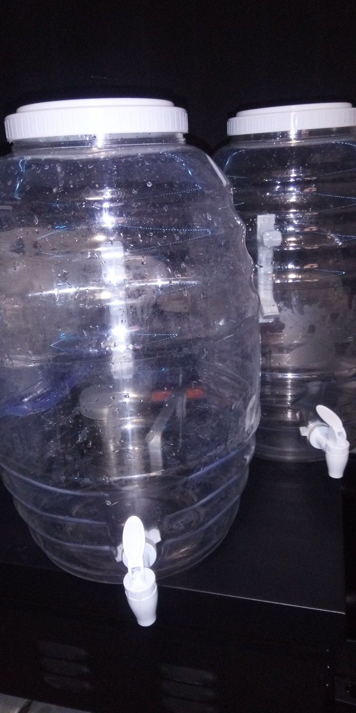 5 Gallon Drink Serving Containers (2)