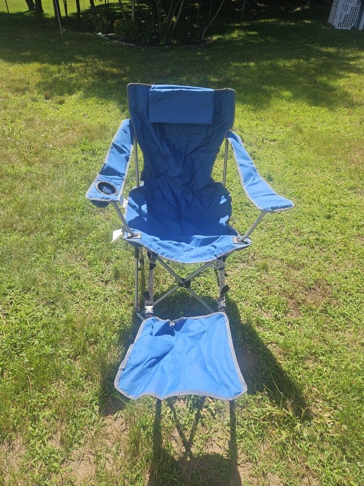 camping chair with footrest (brand new) and carrying bag