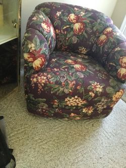 Furniture swivel chair print fabric like new condition