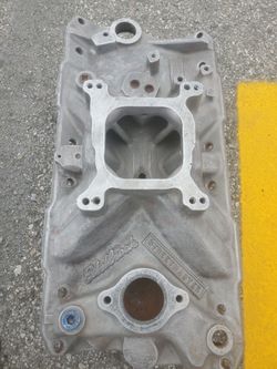 Edelbrock Aluminum Intake 4barrel gd condition