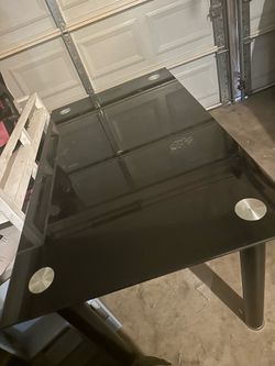 Glass dining table NO CHAIRS