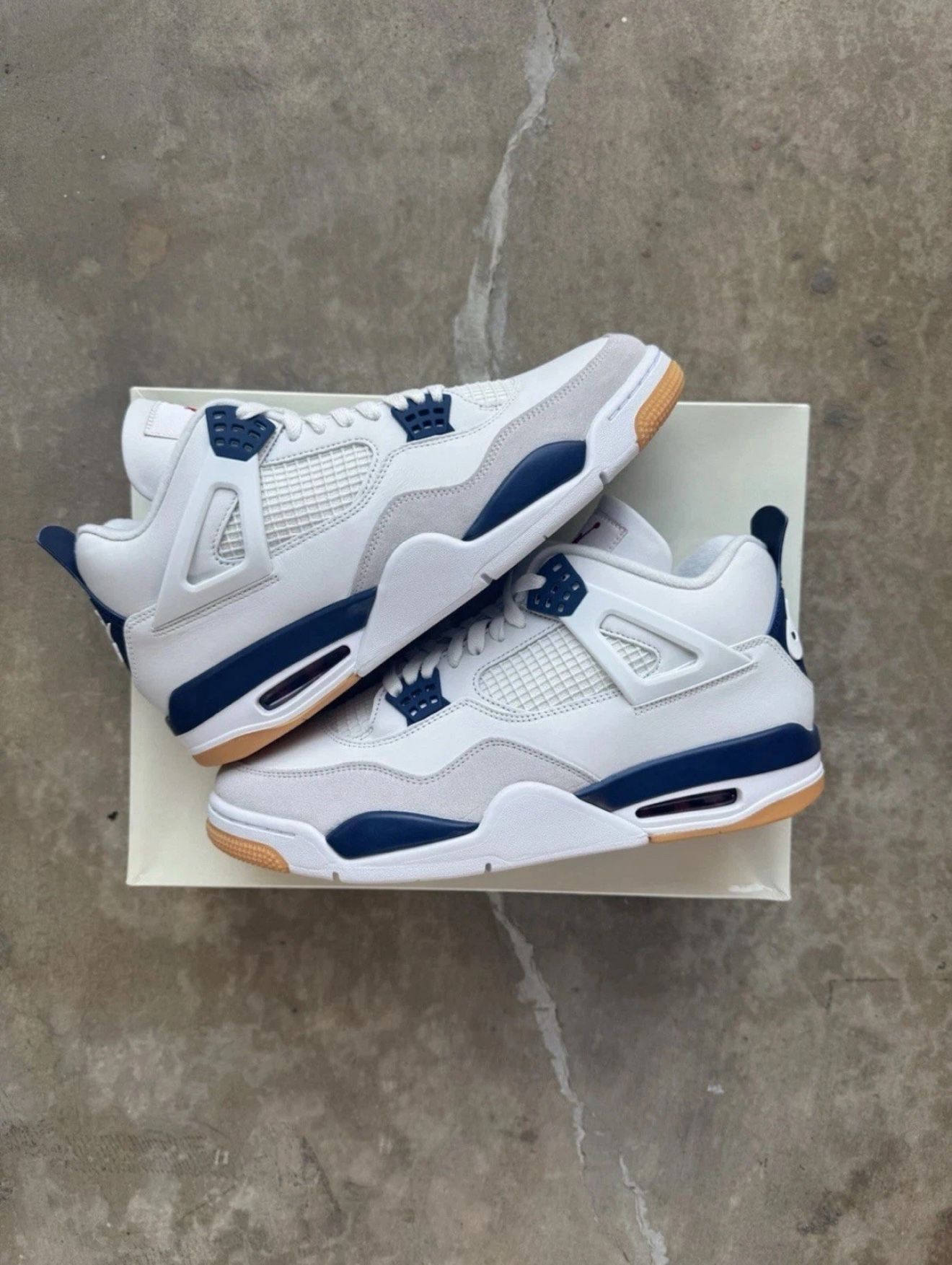 NIKE SB X JORDAN 4!! BRAND NEW!!