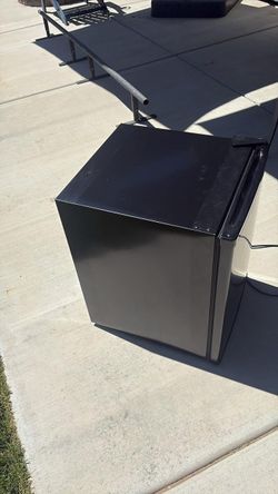 Mini fridge lightly used