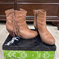 Women’s Cowboy Boots Size 7