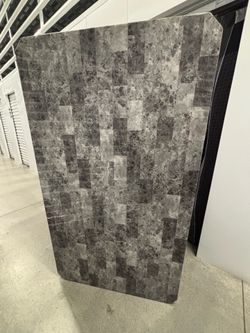 Grey/black table