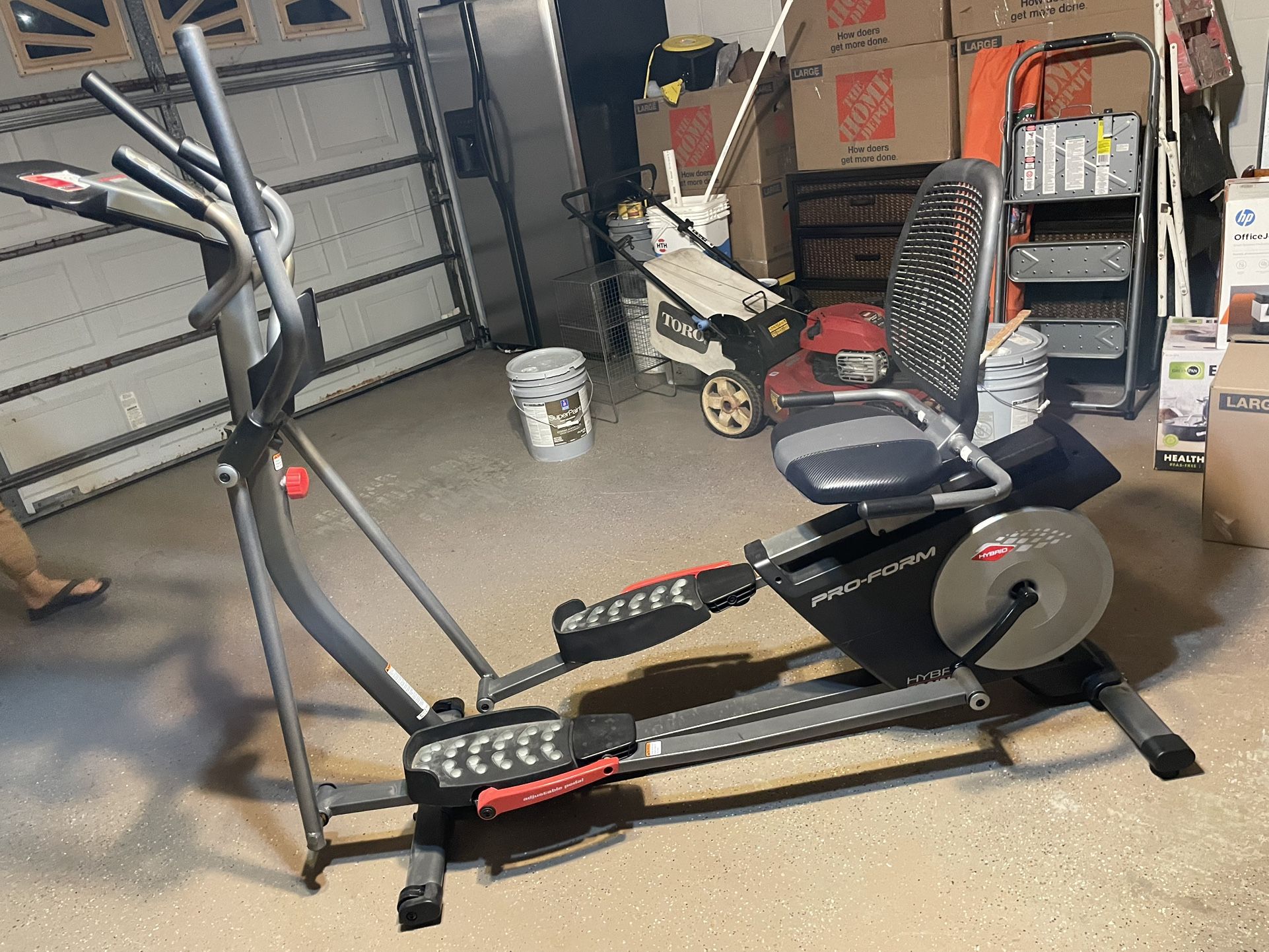 Avaiable In ORLANDO for Pick Up ! Elliptical- Only Works Manually Still A Great Work Out! . 