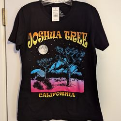 NEW Joshua Tree California T-shirt, Medium, super soft, 