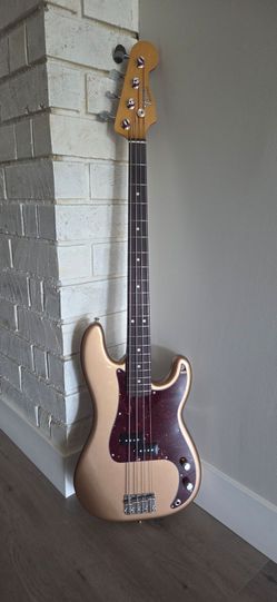 Fender Vintera iii Precision bass