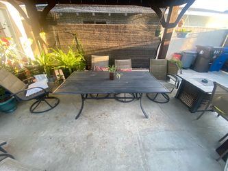 Free 5x3 foot patio table