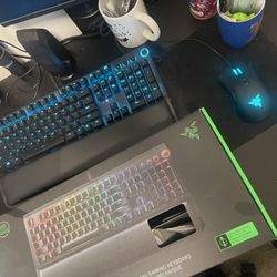 Keyboard And Microphone 