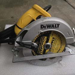 Dewalt Circular Saw Brand New Never Used 