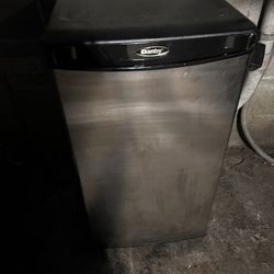 Mini Fridge, Hardly Used!