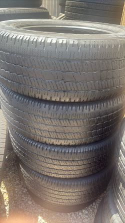 Set Tires 275/60R 20 Good Year