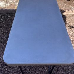 Plastic folding Tables